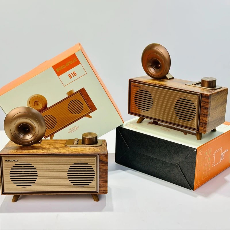 ahşaptan yapılmış mini küçük eski ahşap radyo retro vintage tasarım